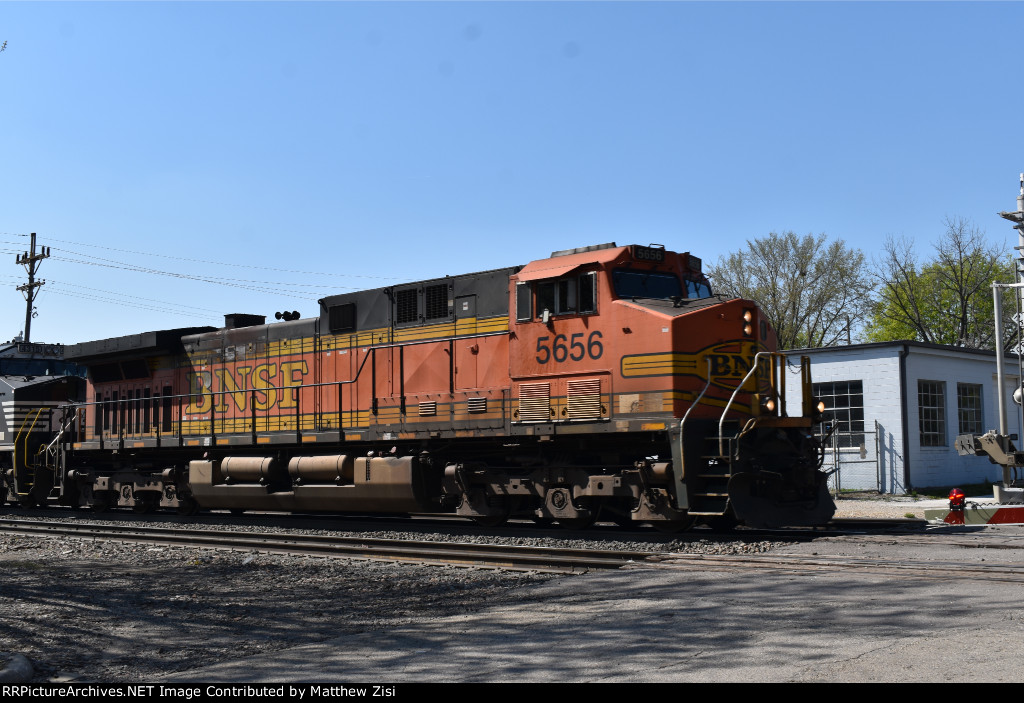 BNSF 5656